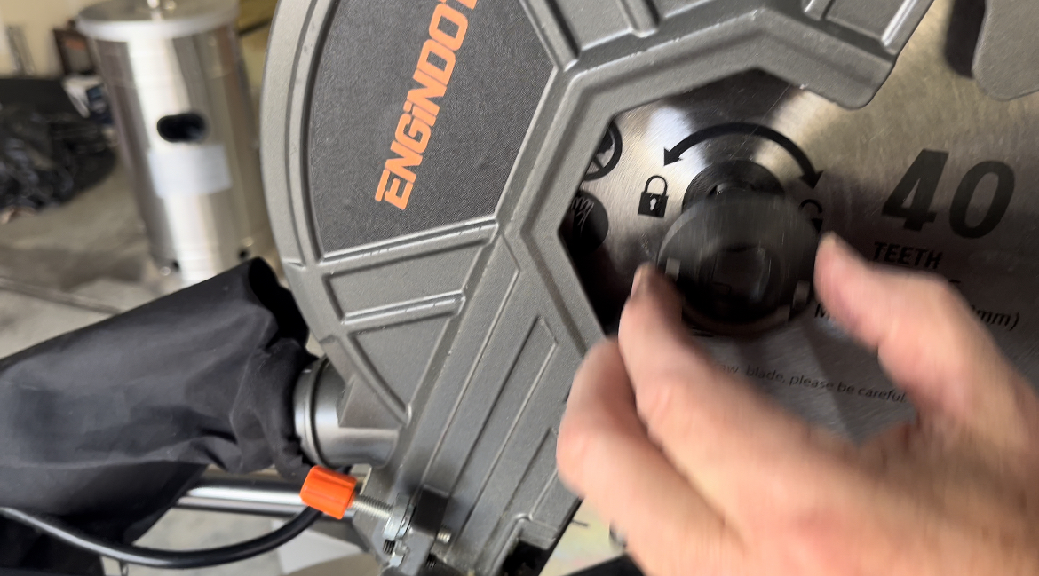 How to Change Blade on a Miter Saw Reviewerst