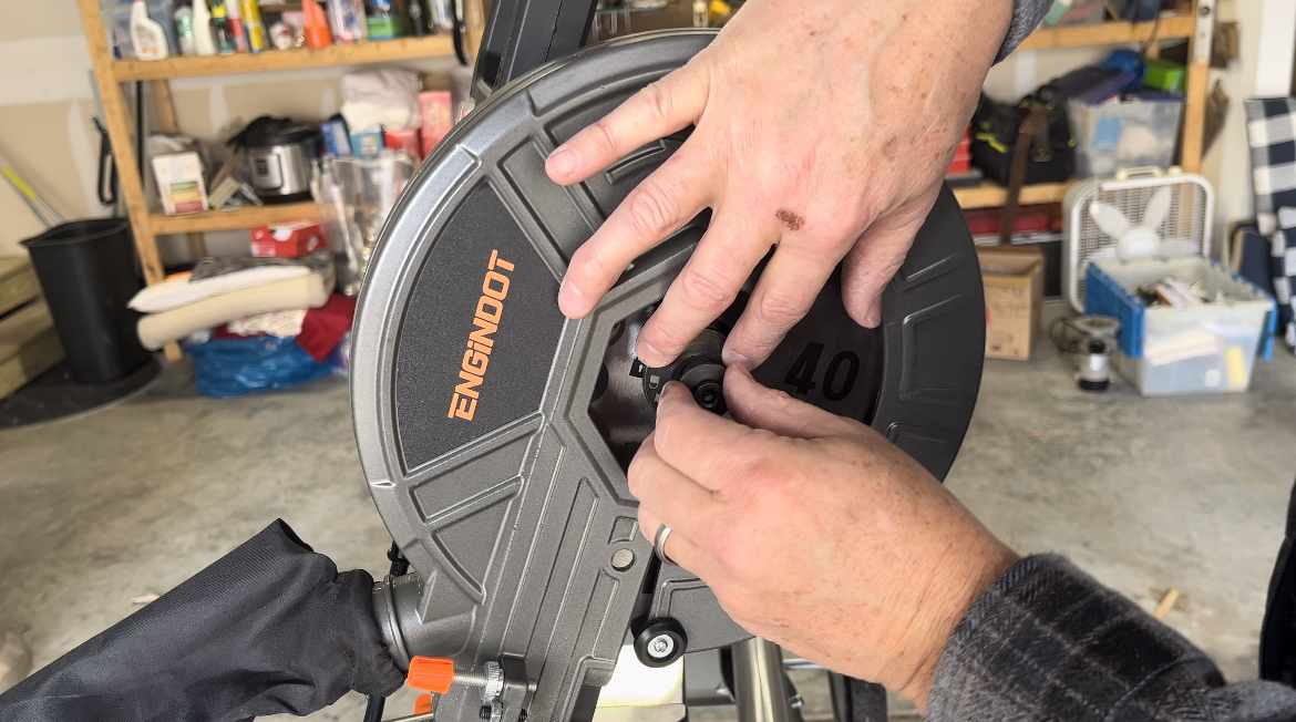 How to Change Blade on a Miter Saw Reviewerst